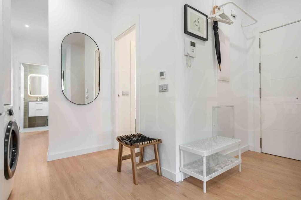 Fresh & Stylish Apartment With Parking By Rems Malaga Exterior photo