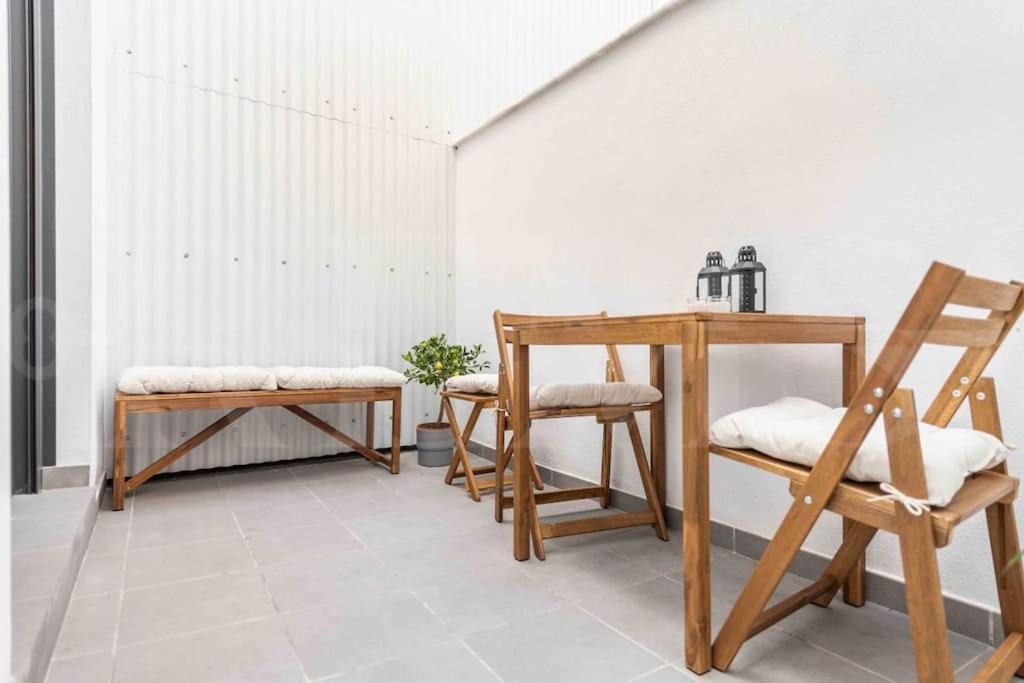 Fresh & Stylish Apartment With Parking By Rems Malaga Exterior photo