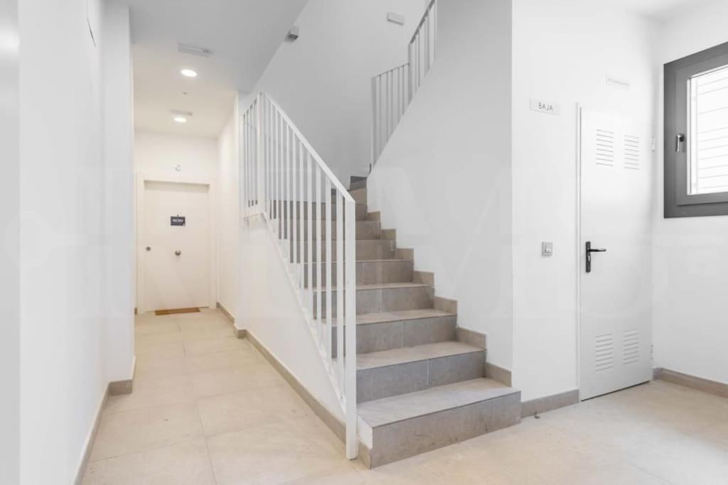Fresh & Stylish Apartment With Parking By Rems Malaga Exterior photo