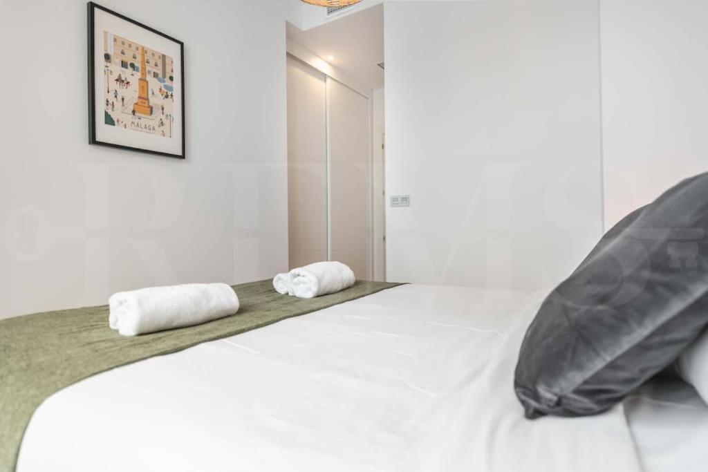 Fresh & Stylish Apartment With Parking By Rems Malaga Exterior photo