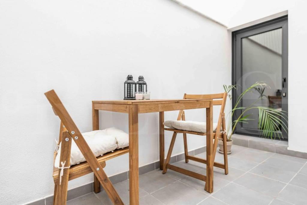 Fresh & Stylish Apartment With Parking By Rems Malaga Exterior photo